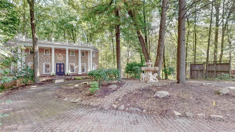 1785 Fairlawn Knolls Drive, Akron, OH 44313 - Image #2