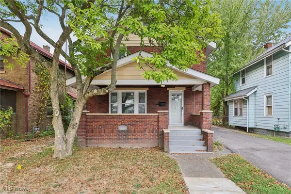 670 Comstock Nw Street, Warren, OH 44483