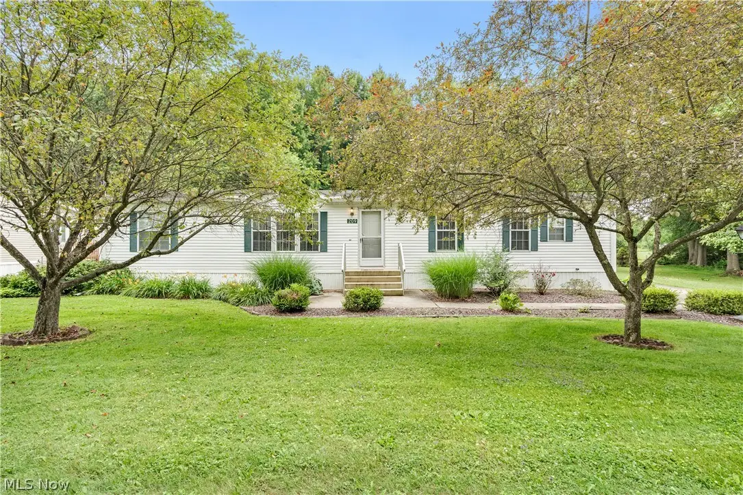 209 Wyngate Drive, Brookfield, OH 44403 - #1