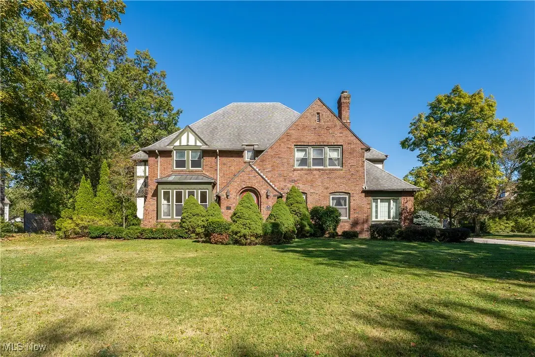 402 Tod Lane, Youngstown, OH 44504 - Image #1