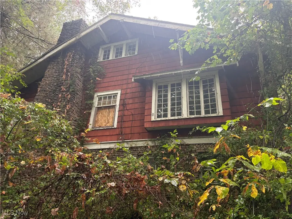 737 Vernon Odom Boulevard, Akron, OH 44307 - Image #1