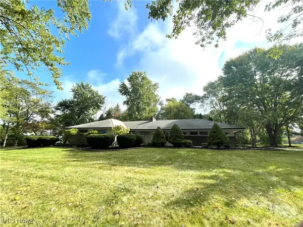 2803 Som Center Road, Willoughby Hills, OH 44094