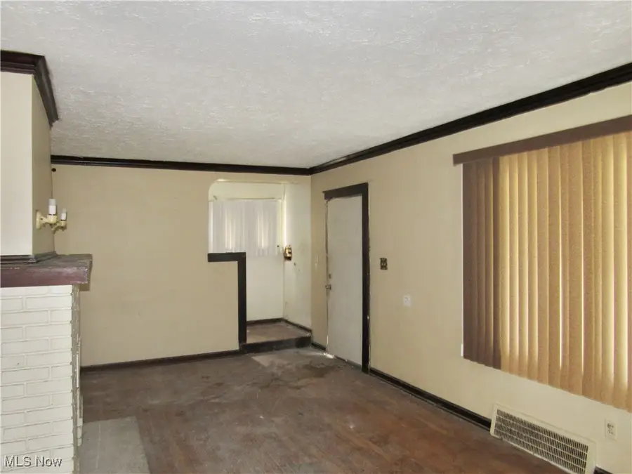 15106 Edgewood Avenue, Cleveland, OH 44128 - Image #2