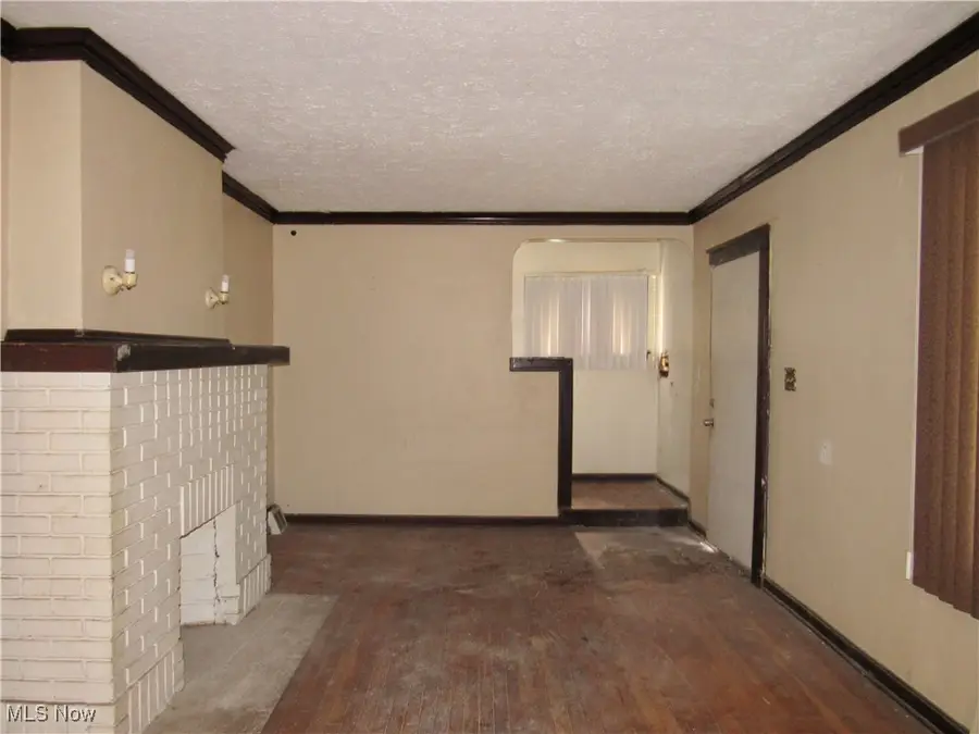 15106 Edgewood Avenue, Cleveland, OH 44128 - Image #3