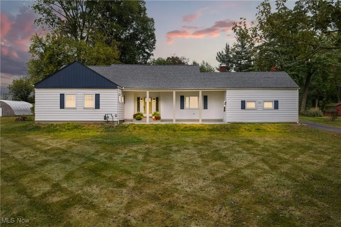 1174 Manchester Sw Avenue, North Lawrence, OH 44666 - Image #1