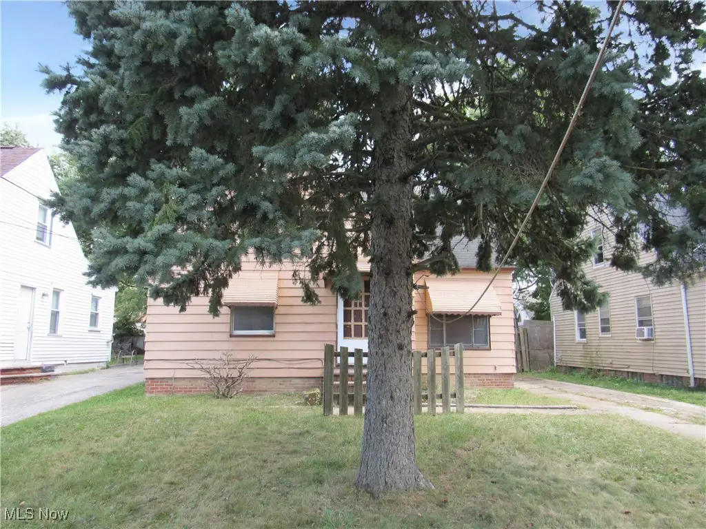 5247 Henry Street, Maple Heights, OH 44137 - #1