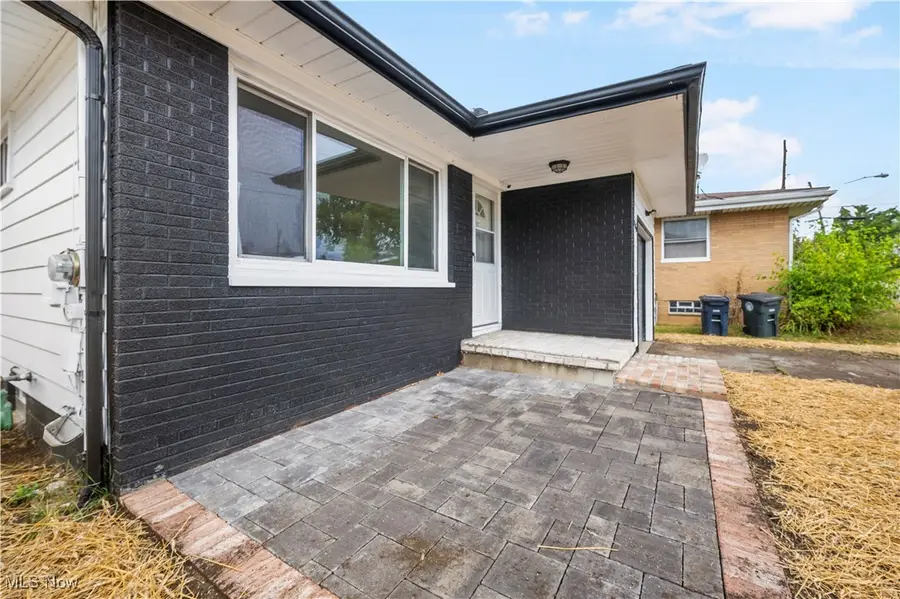 586 Hillman Road, Akron, OH 44312 - Image #2