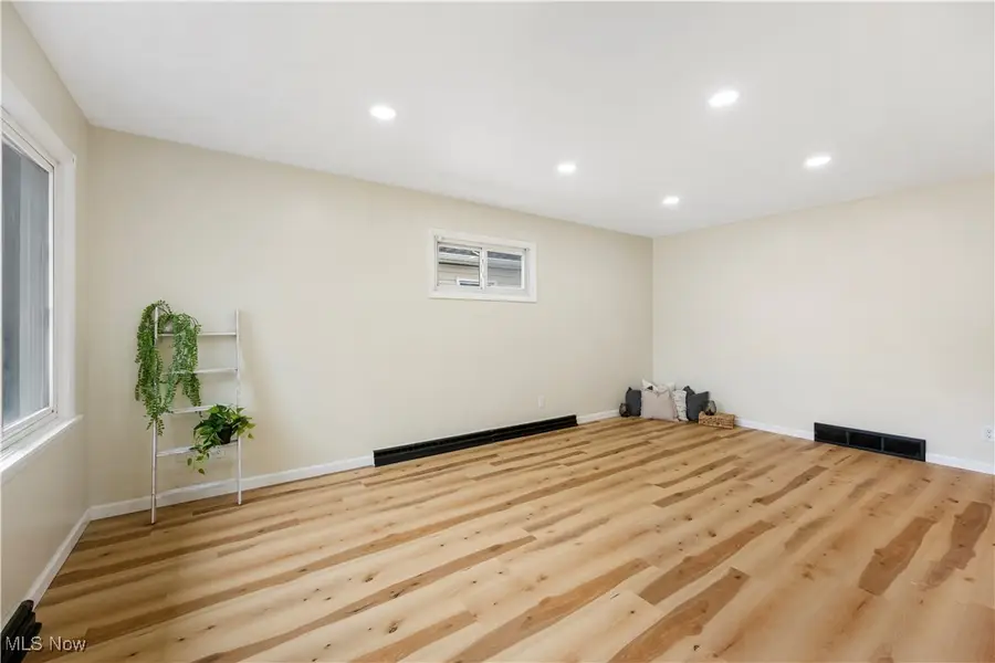 586 Hillman Road, Akron, OH 44312 - Image #3