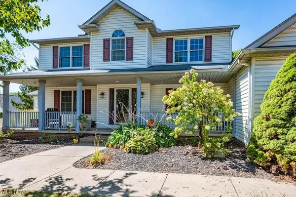 908 Sand Lot Circle, Louisville, OH 44641