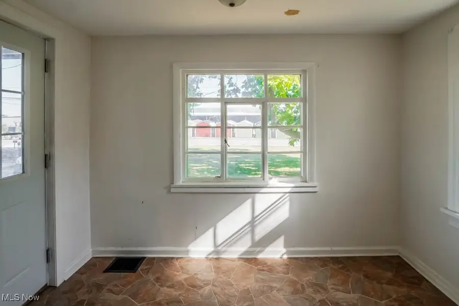 8202 Navarre Sw Road, Massillon, OH 44646 - Image #2