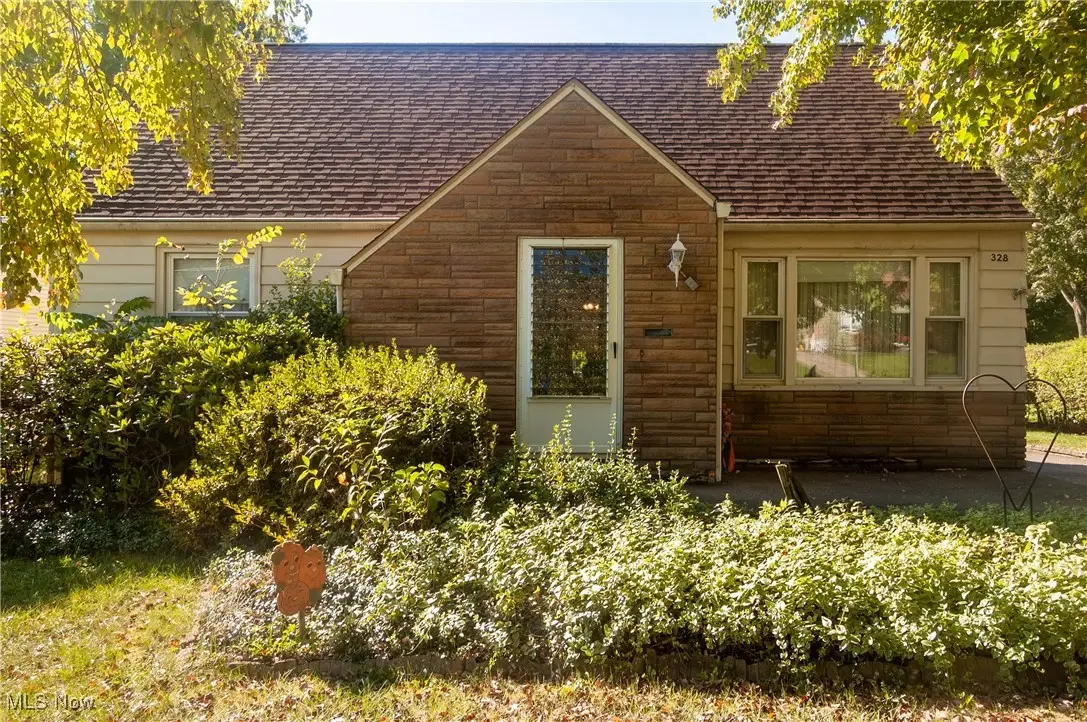 328 S Bon Air Avenue, Youngstown, OH 44509 - Image #1