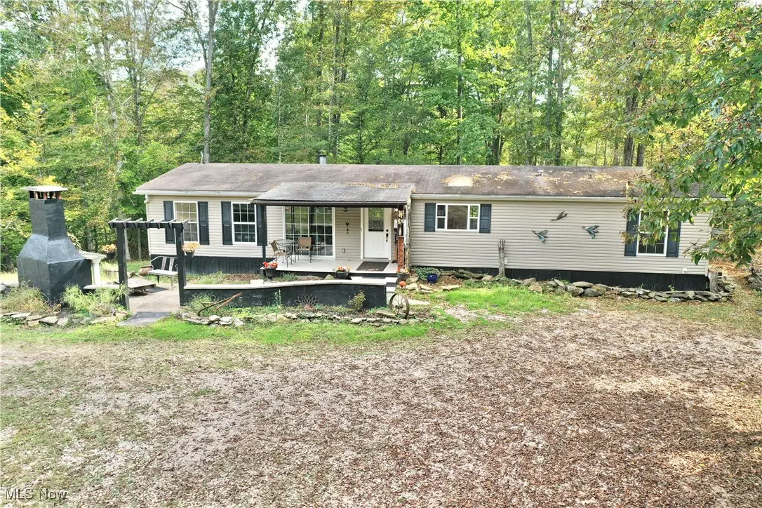 328 Trace Fork Road, Gandeeville, WV 25243 - Image #1