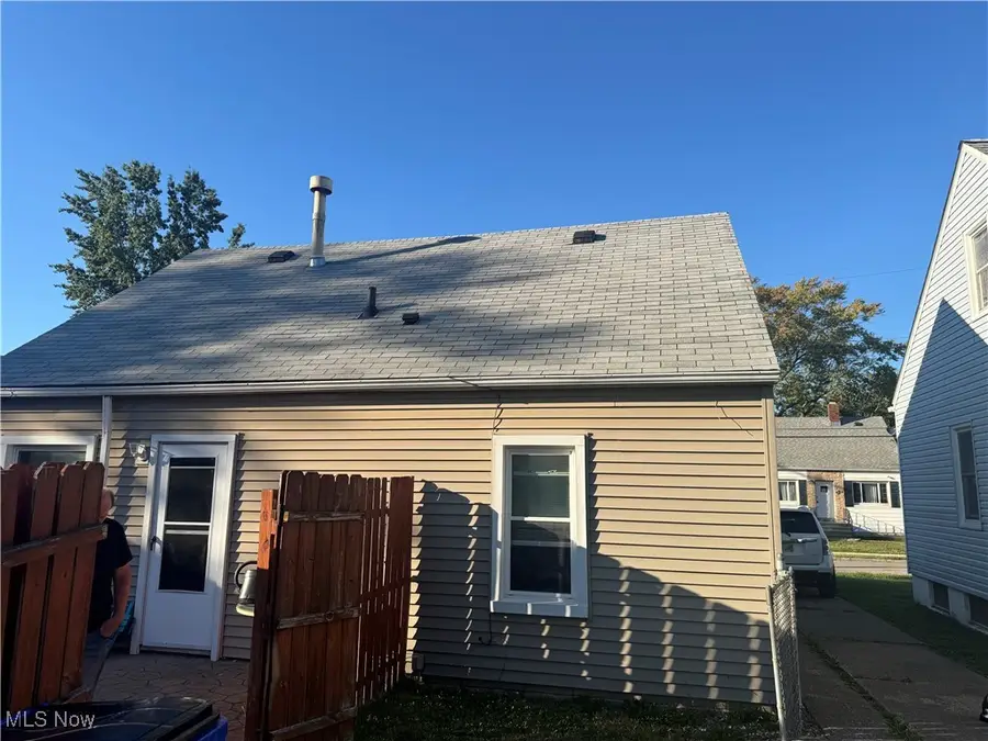 12301 Carrington Avenue, Cleveland, OH 44135 - Image #2