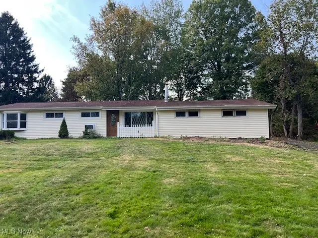 18832 Maplewood Lane, Chagrin Falls, OH 44023 - Image #1