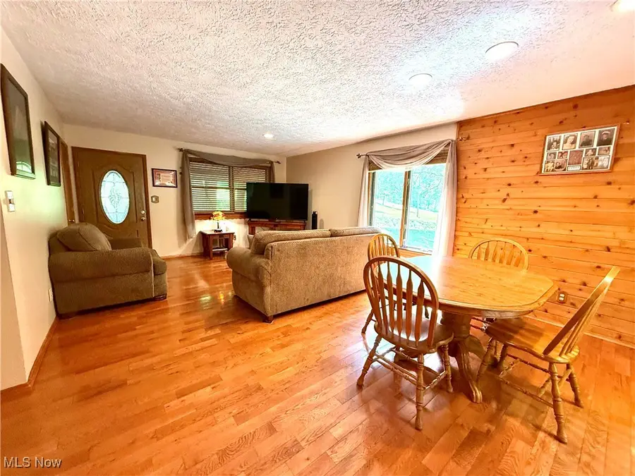 415 Middle Run Road, Chester, WV 26034 - Image #3