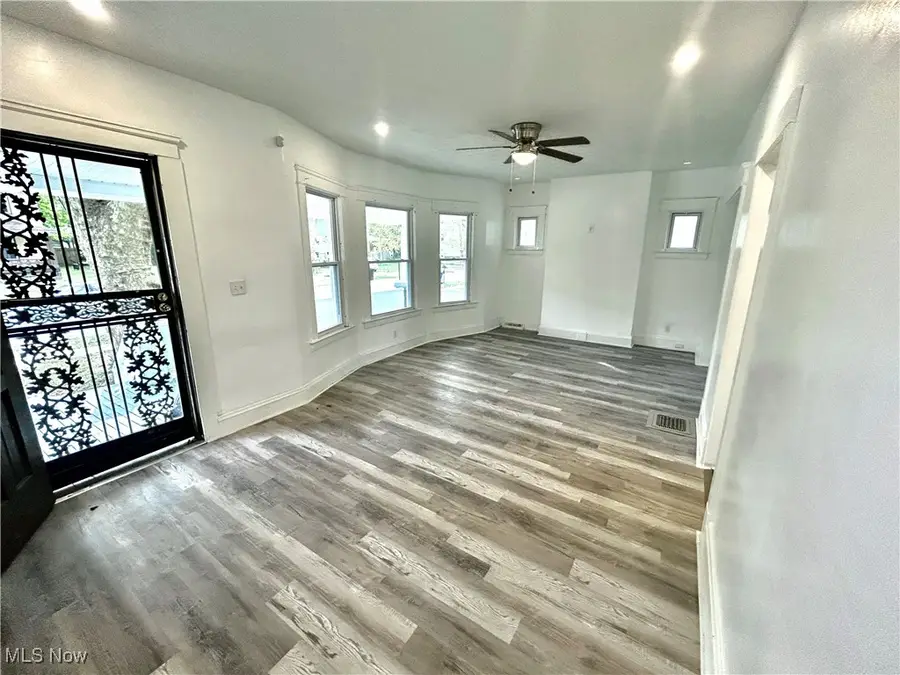 10009 Parmelee Avenue, Cleveland, OH 44108 - Image #2