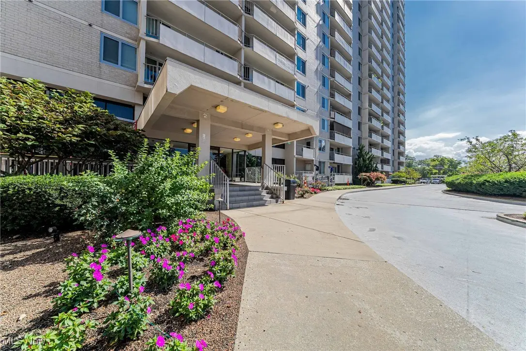 12900 Lake Avenue #214, Lakewood, OH 44107 - Image #1