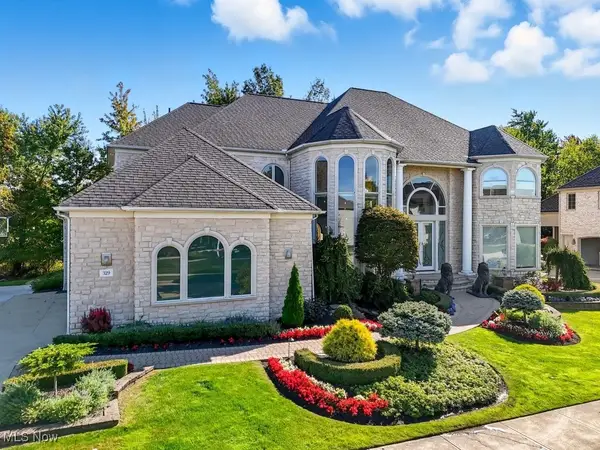 329 E Edinburgh Drive, Highland Heights, OH 44143