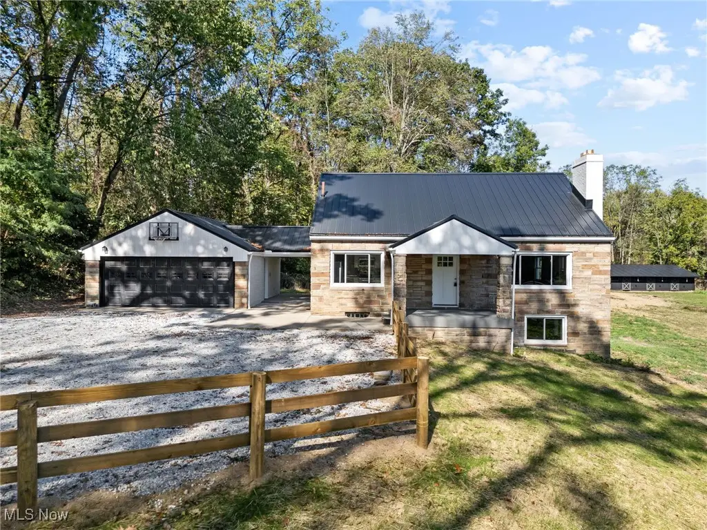 1043 Krumroy Road, Akron, OH 44306 - Image #1