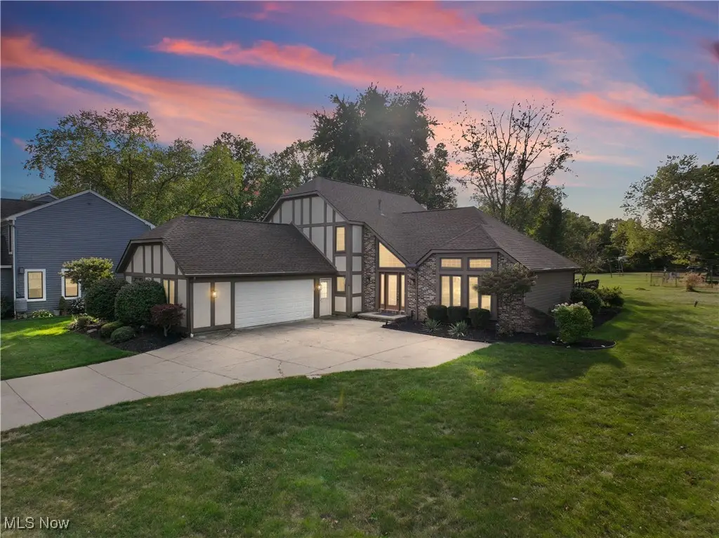 7224 Pine Woods Way, Olmsted Township, OH 44138 - Image #1