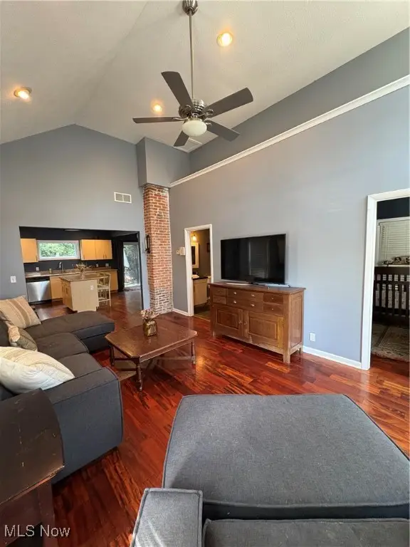 490 Miller Court, Cleveland, OH 44113 - Image #3