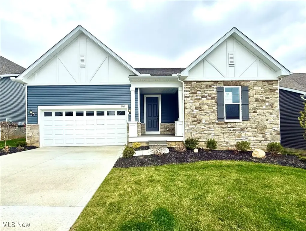 3943 Crest View Drive, Green, OH 44685 - Image #1