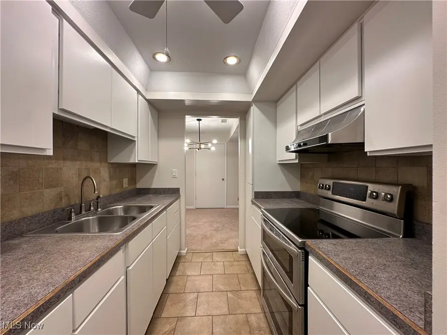 42 Gloucester Court #3A, Akron, OH 44313 - Image #3