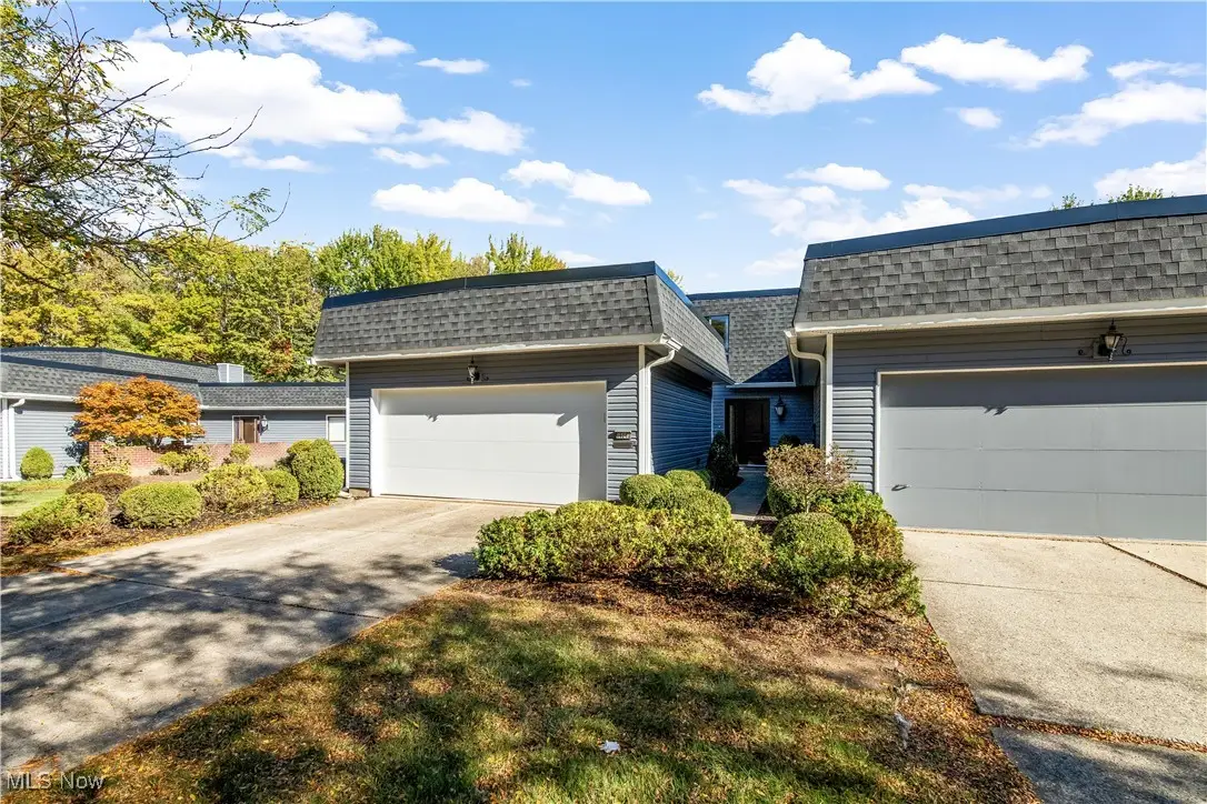 19240 Briarwood Lane, Strongsville, OH 44149 - Image #1