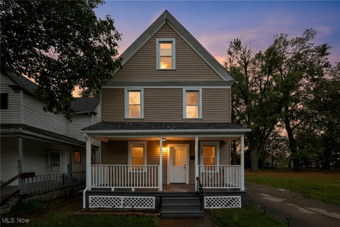 121 Parkview Court, Elyria, OH 44035 - Image #1