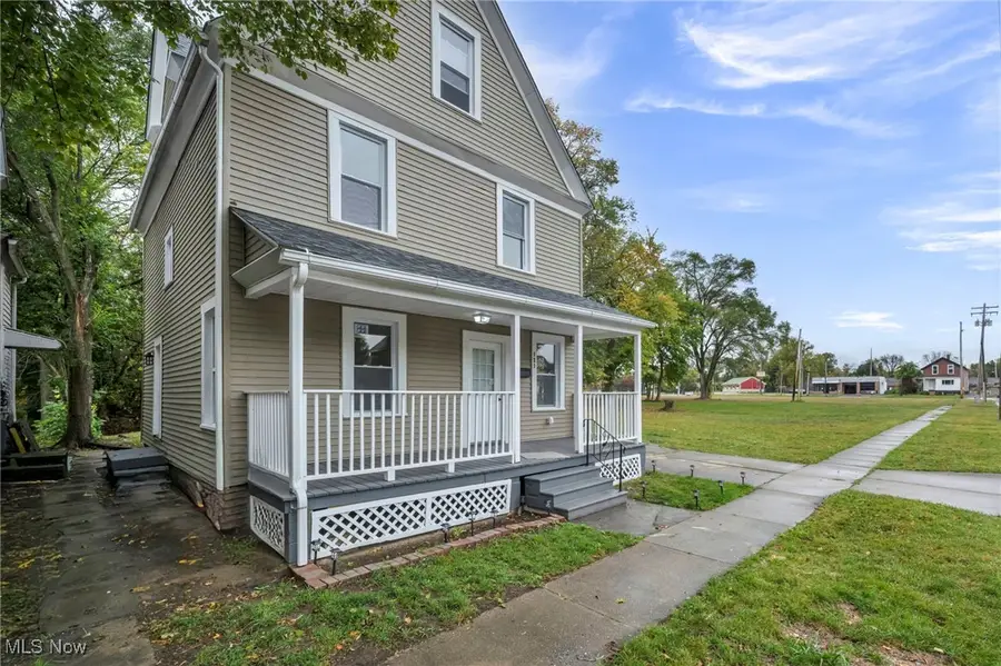 121 Parkview Court, Elyria, OH 44035 - Image #2