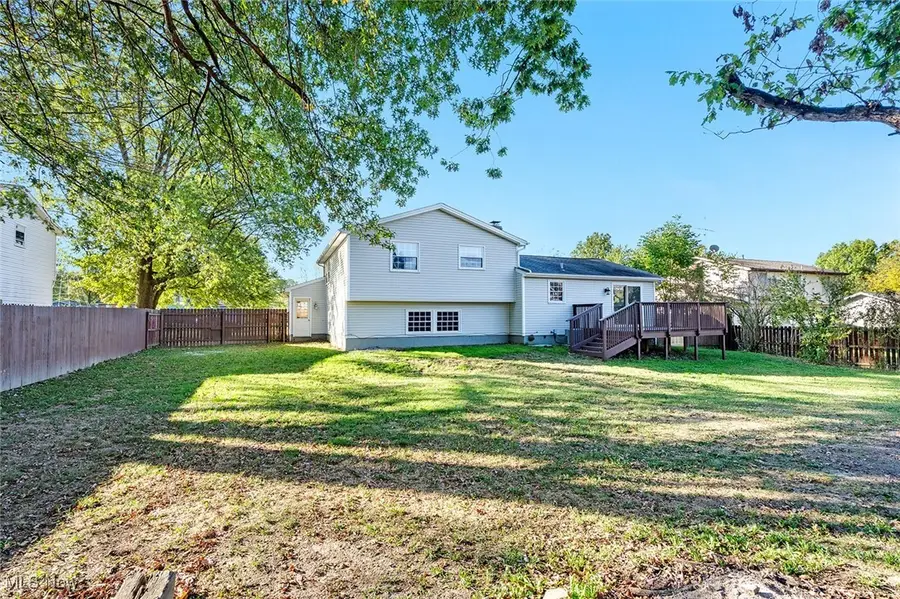 229 Greenbriar Drive, Cortland, OH 44410 - Image #3