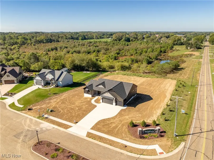 525 Gentlebrook Sw Boulevard, Hartville, OH 44632 - Image #2