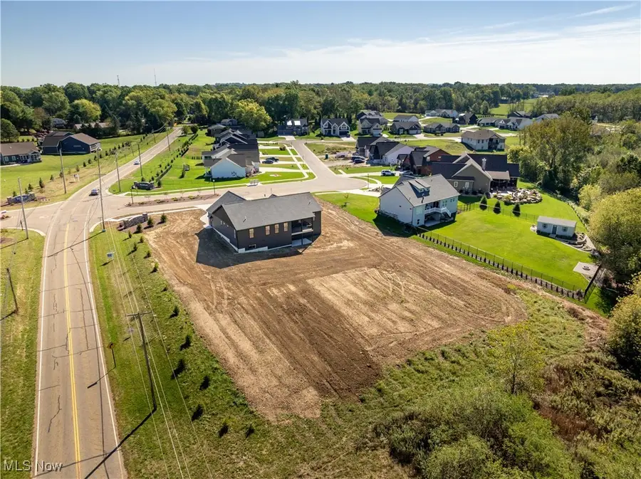 525 Gentlebrook Sw Boulevard, Hartville, OH 44632 - Image #3