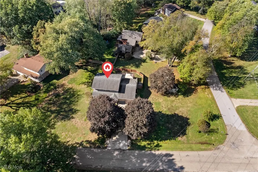 2424 Lyndon Drive, Uniontown, OH 44685 - Image #2