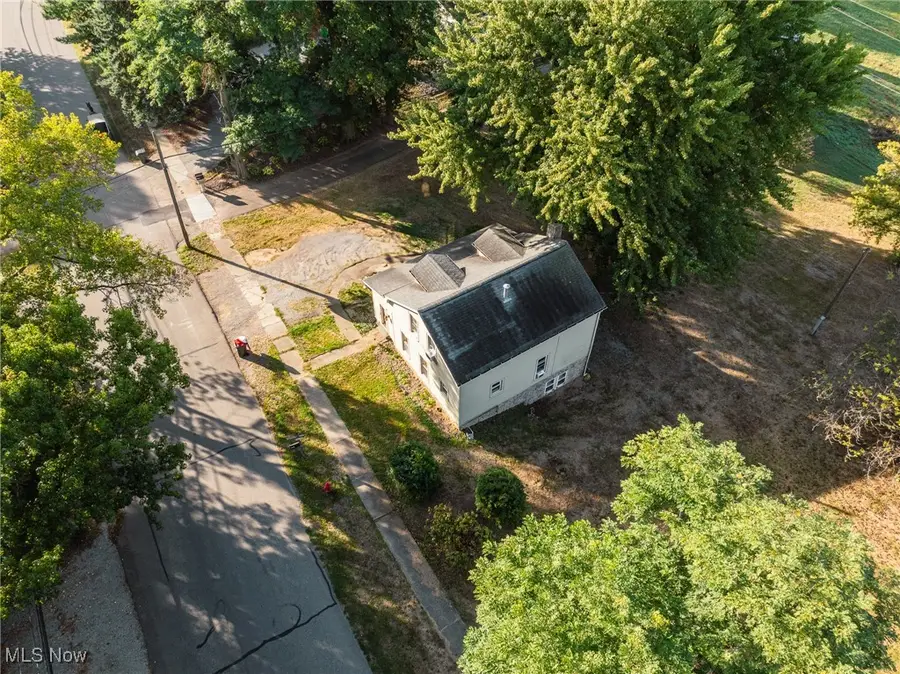 806 W Main Street, Sugarcreek, OH 44681 - Image #3