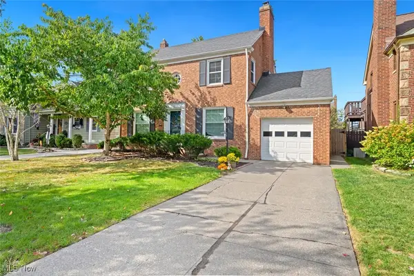 1532 Parkwood Road, Lakewood, OH 44107