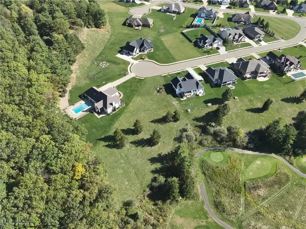 Whispering Pines Ne Drive, New Philadelphia, OH 44663