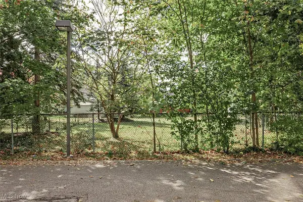 V/l Center Ridge Road, Rocky River, OH 44116