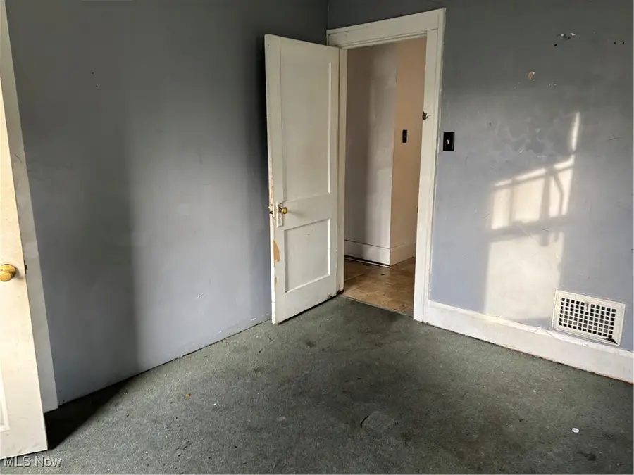 557 Cameron Avenue, Youngstown, OH 44502 - Image #2