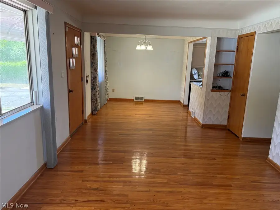 4722 Beechgrove Avenue, Garfield Heights, OH 44125 - #3