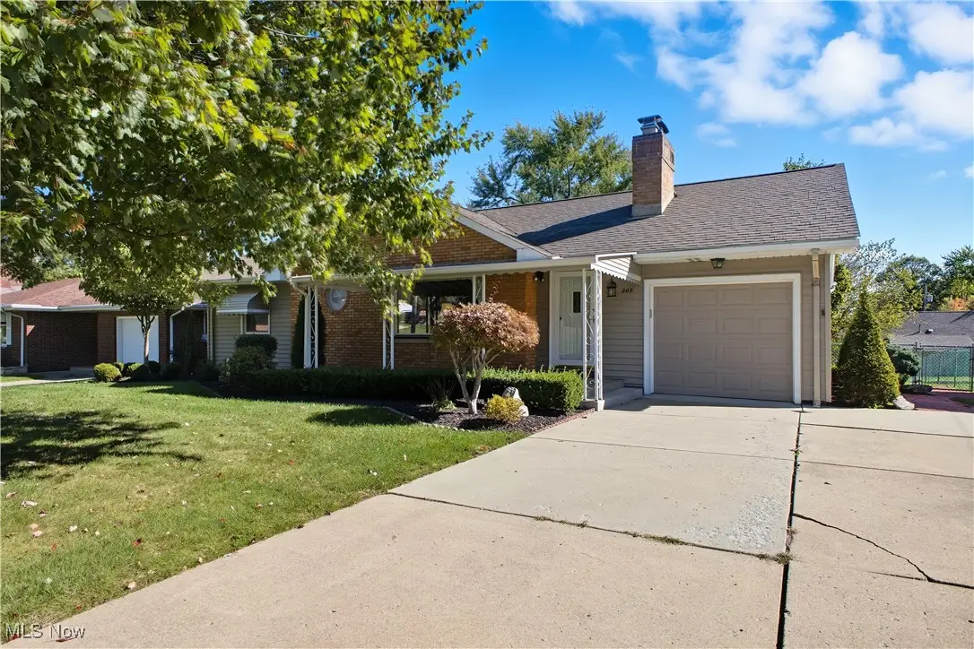 209 S Beverly Avenue, Austintown, OH 44515 - Image #1