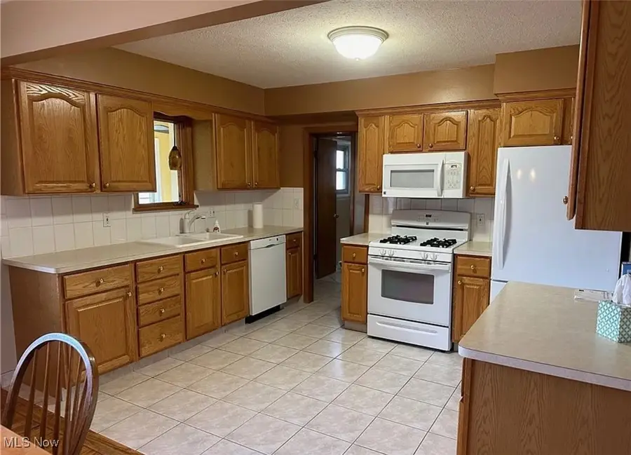 9912 Richard Drive, Brooklyn, OH 44144 - Image #3