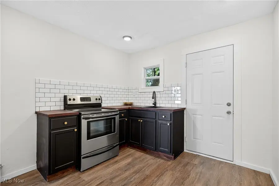 10414 Nelson Avenue, Cleveland, OH 44105 - Image #2