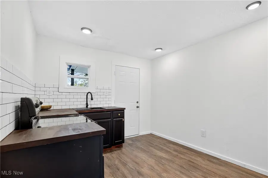 10414 Nelson Avenue, Cleveland, OH 44105 - Image #3