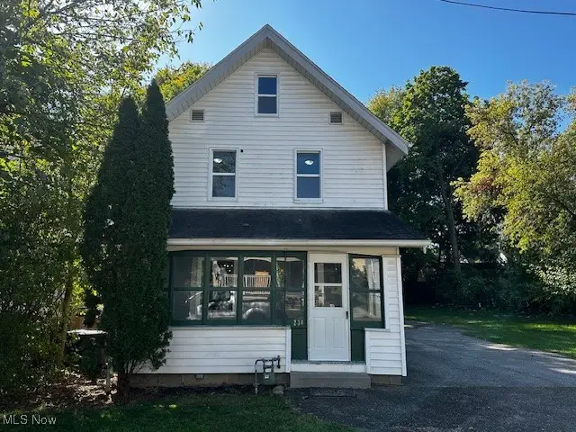 230 Helen Avenue, Akron, OH 44310 - Image #1