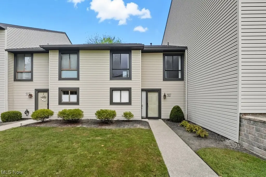 6290 Greenwood #302, Northfield, OH 44067 - Image #1