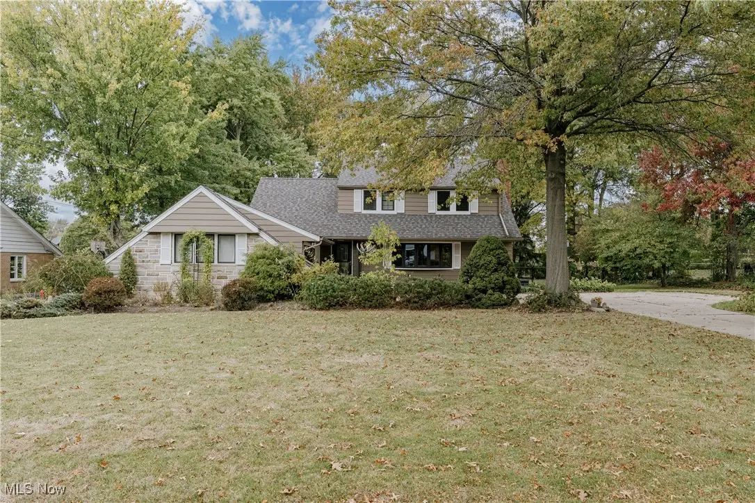 22813 Halburton Road, Beachwood, OH 44122 - Image #1