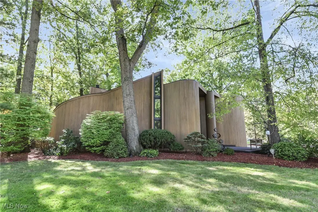 31105 Roxbury Park Drive, Bay Village, OH 44140 - Image #1