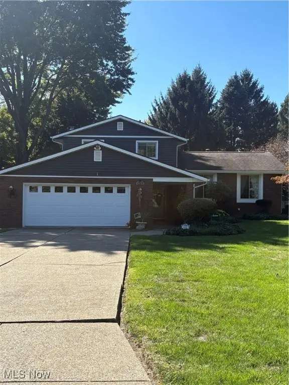 500 Heatherwood Sw Street, North Canton, OH 44720 - Image #1