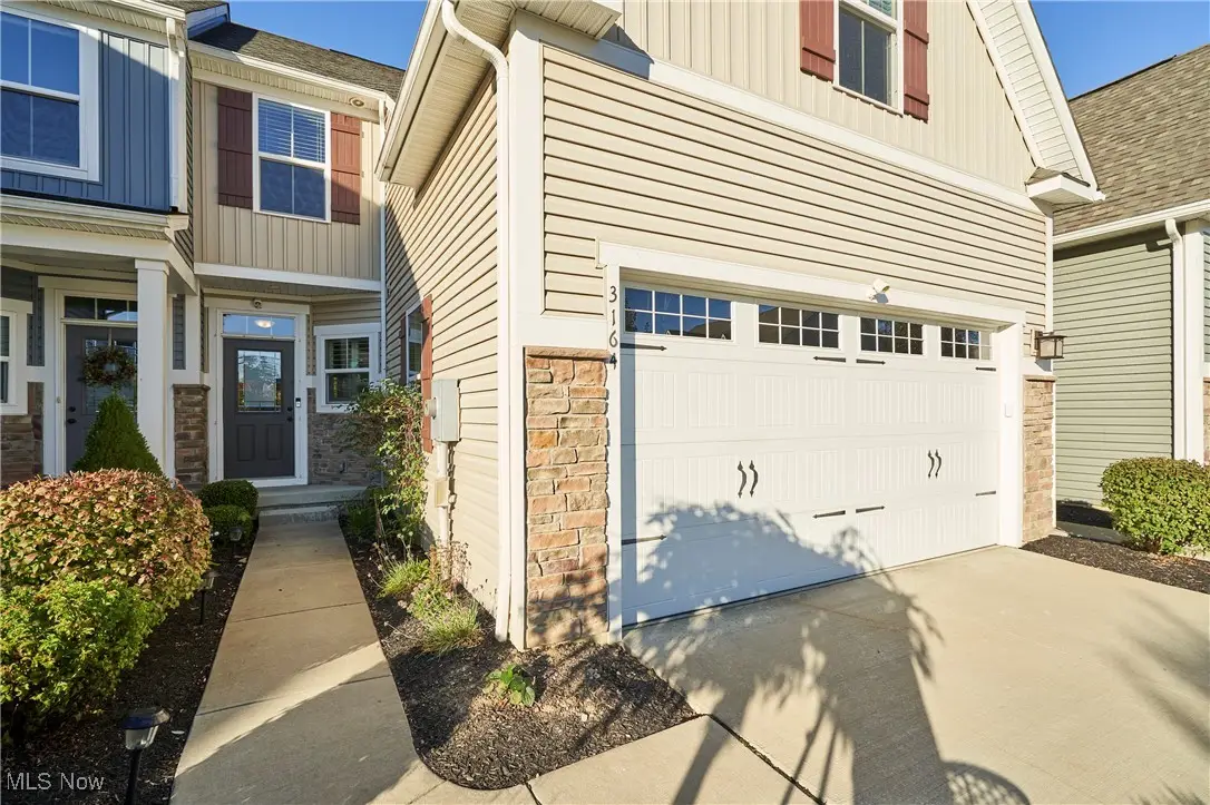 3164 Old Mill Drive, Cuyahoga Falls, OH 44223 - #1